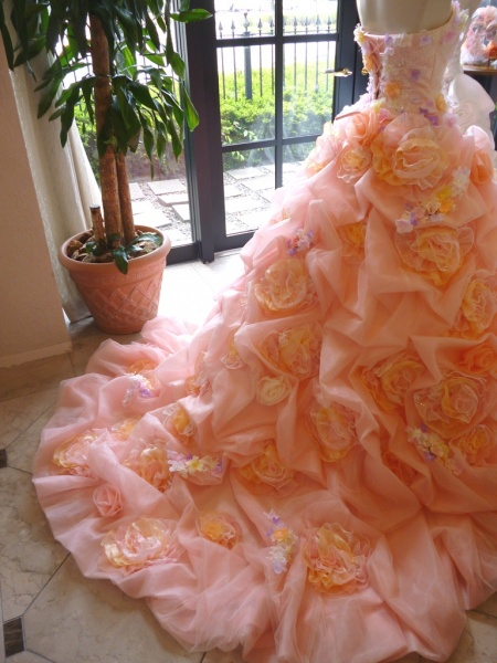 レインボーに輝くドレスを身にまとい幸せになる魔法 スタッフブログ 山形県鶴岡市の結婚式場 ベルナール鶴岡 レインボーに輝くドレスを身にまとい幸せになる魔法 スタッフブログ 山形県鶴岡市の結婚式場 ベルナール鶴岡