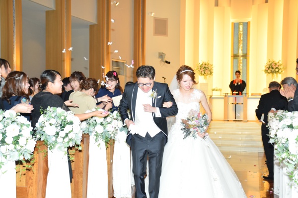 結婚式の定番 フラワーシャワーにもこだわろう スタッフブログ 山形県鶴岡市の結婚式場 ベルナール鶴岡